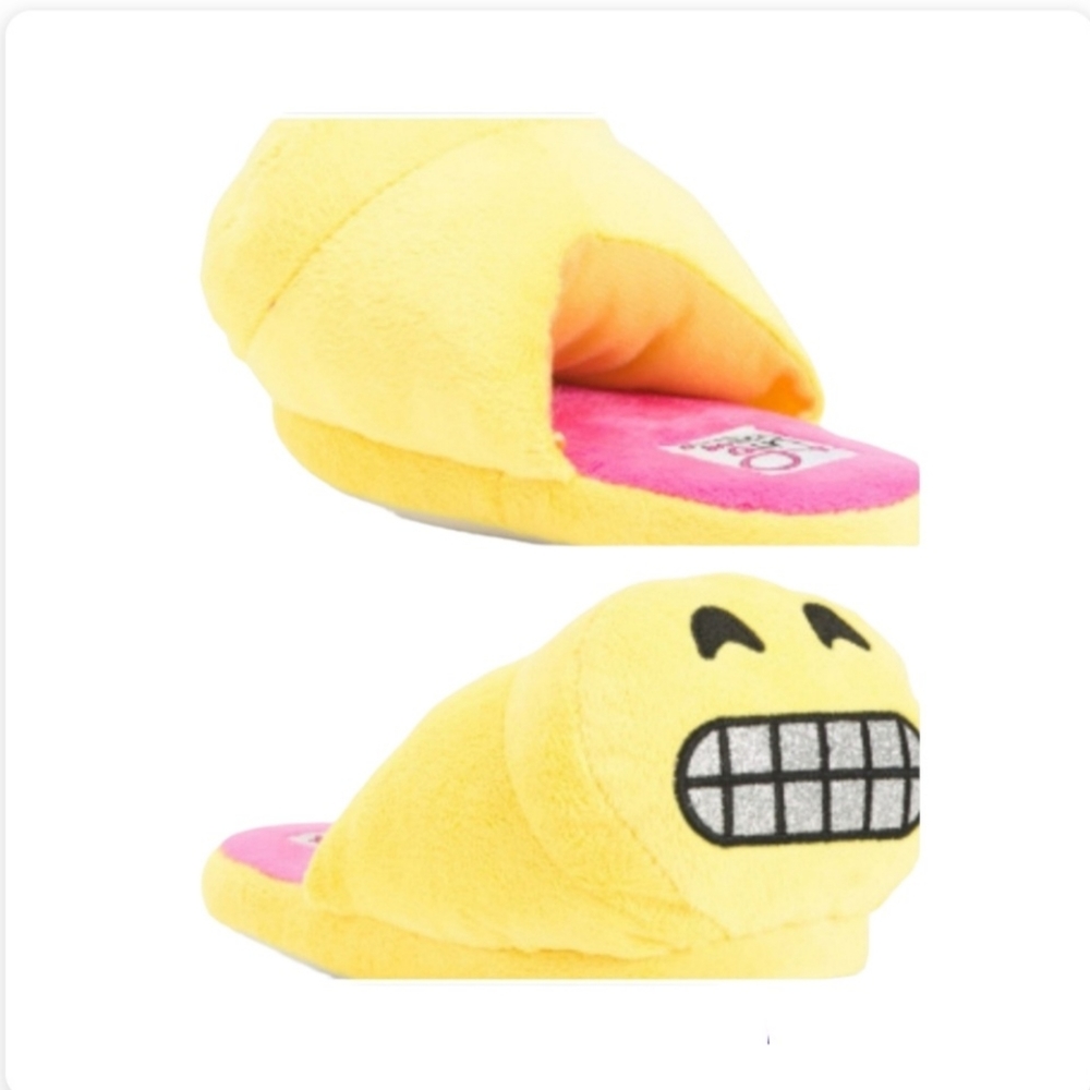 Kids emoji Olivia Miller cartoon slippers size large nwt